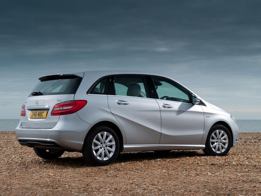  Mercedes-Benz B180 CDI BlueEFFICIENCY 2012 года  (UK) (фото 8 из 14)